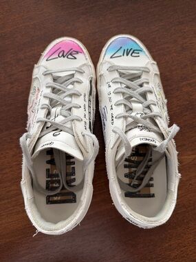 Golden Goose White Low-Top Sneakers with Multicolor Graffiti Accents
